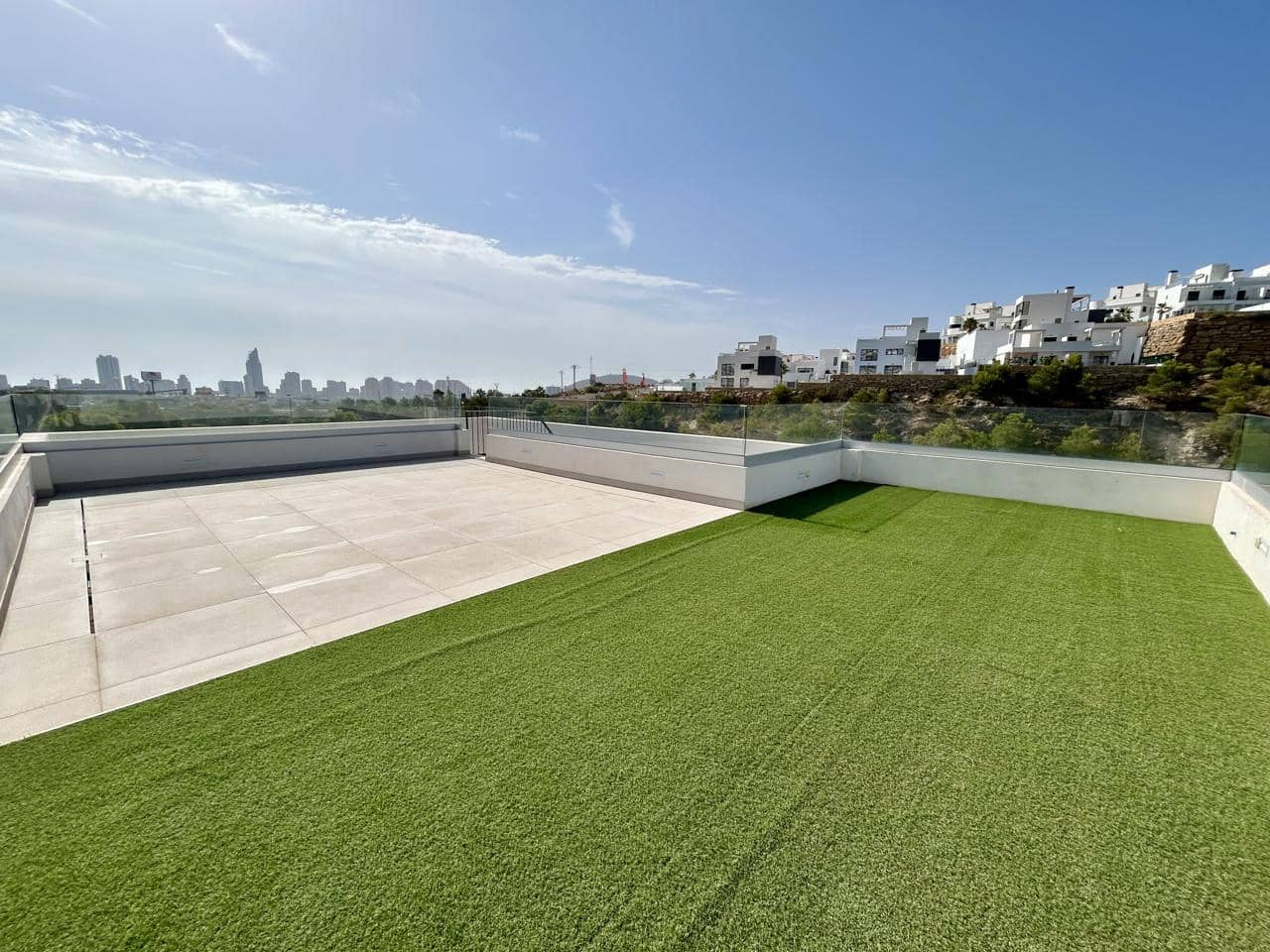 3 bedroom Villa for sale in Finestrat with pool garage - € 825,000 (Ref: 9458177)