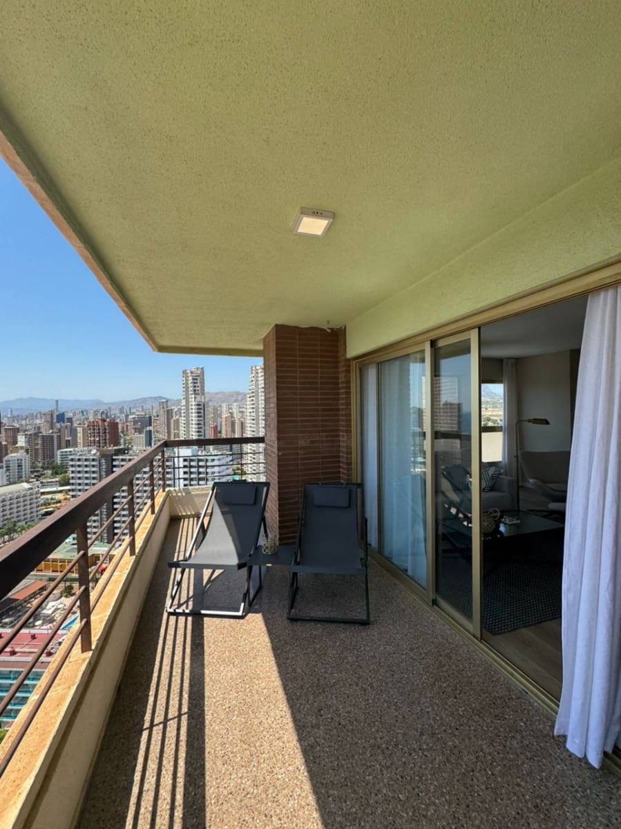 1 soverom Leilighet til salgs i Benidorm med svømmebasseng garasje - € 183 000 (Ref: 9458185)