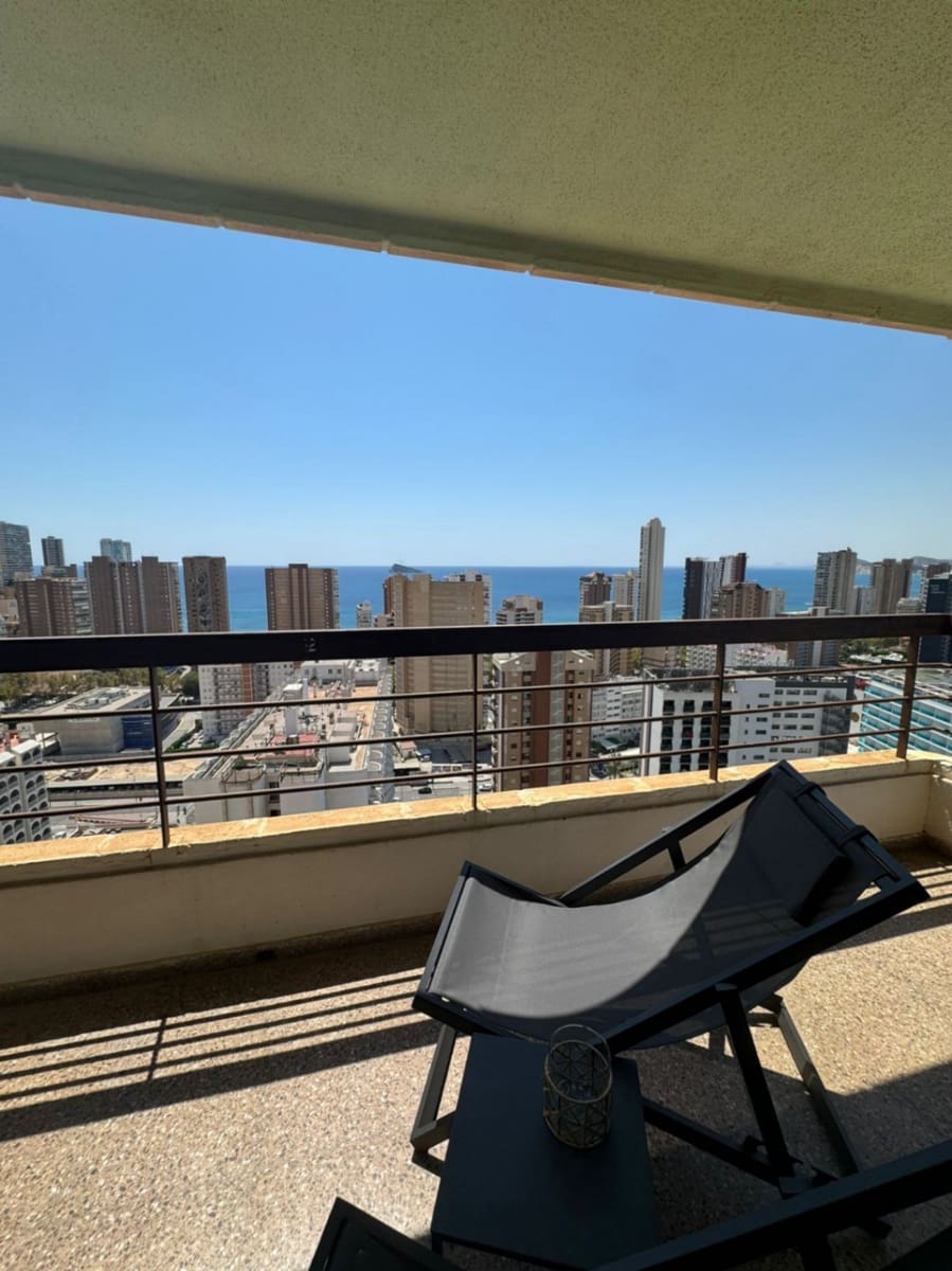 1 soverom Leilighet til salgs i Benidorm med svømmebasseng garasje - € 183 000 (Ref: 9458185)