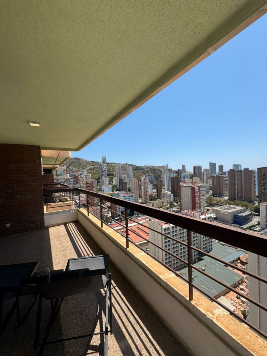 1 soverom Leilighet til salgs i Benidorm med svømmebasseng garasje - € 183 000 (Ref: 9458185)
