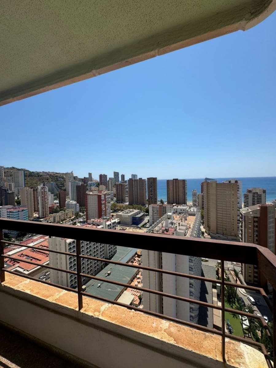1 soverom Leilighet til salgs i Benidorm med svømmebasseng garasje - € 183 000 (Ref: 9458185)