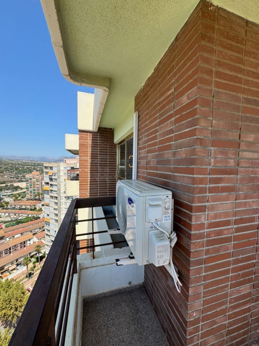 1 soverom Leilighet til salgs i Benidorm med svømmebasseng garasje - € 183 000 (Ref: 9458185)