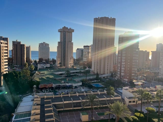 2 bedroom Apartment for sale in Levante, Benidorm with pool garage - € 365,000 (Ref: 9458217)