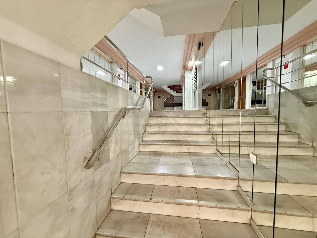 3 makuuhuone Toimisto myytävänä paikassa Benidorm - 180 000 € (Ref: 9458221)