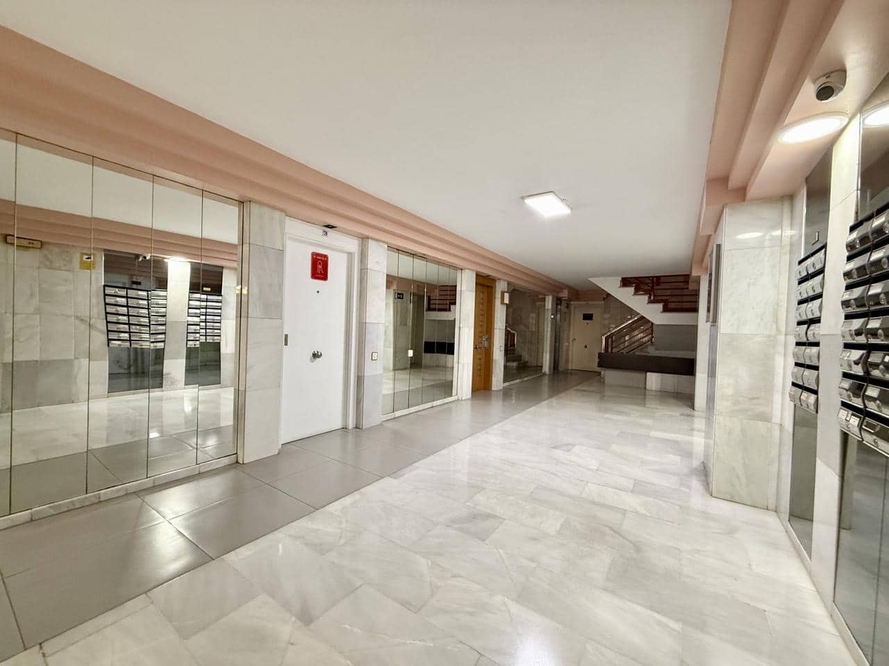 3 makuuhuone Toimisto myytävänä paikassa Benidorm - 180 000 € (Ref: 9458221)