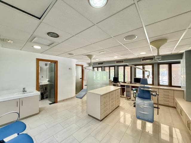 3 makuuhuone Toimisto myytävänä paikassa Levante, Benidorm - 180 000 € (Ref: 9458221)