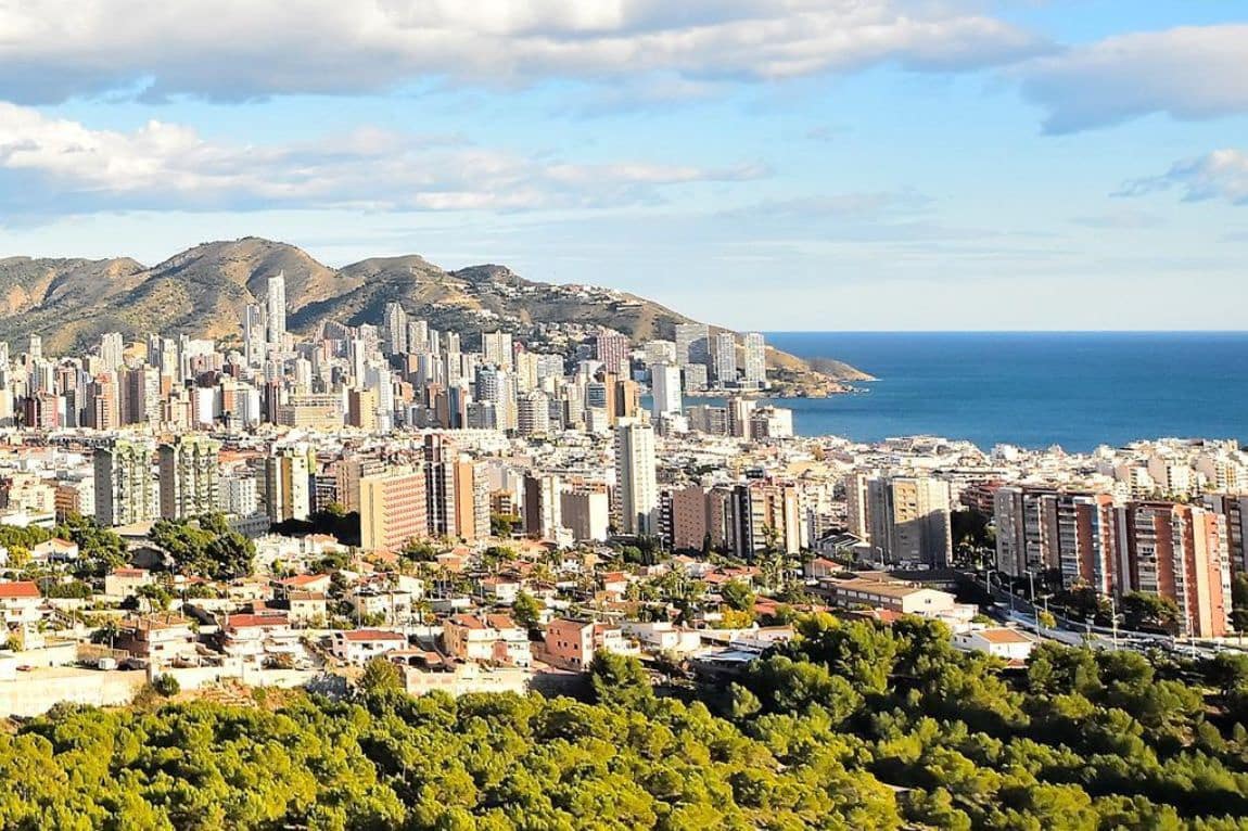 2 bedroom Apartment for sale in Benidorm with pool garage - € 325,000 (Ref: 9458222)