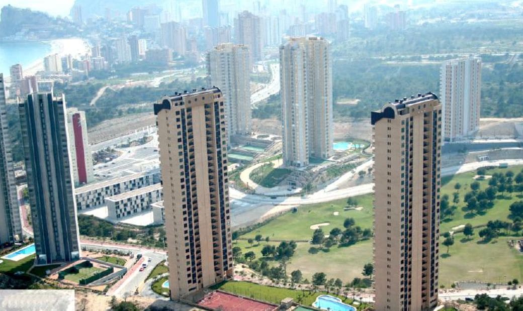 2 bedroom Apartment for sale in Benidorm with pool garage - € 325,000 (Ref: 9458222)