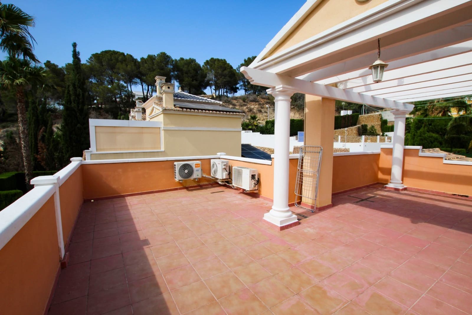 2 quarto Bungalow para venda em Calpe / Calp com piscina garagem - 299 000 € (Ref: 9458227)