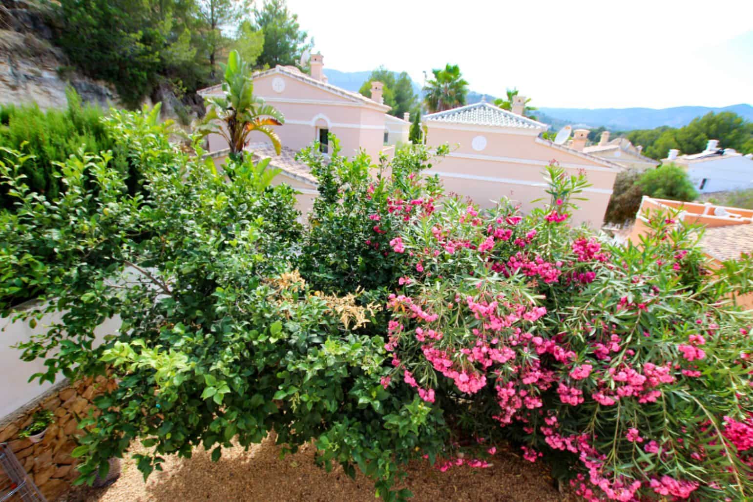 2 quarto Bungalow para venda em Calpe / Calp com piscina garagem - 299 000 € (Ref: 9458227)