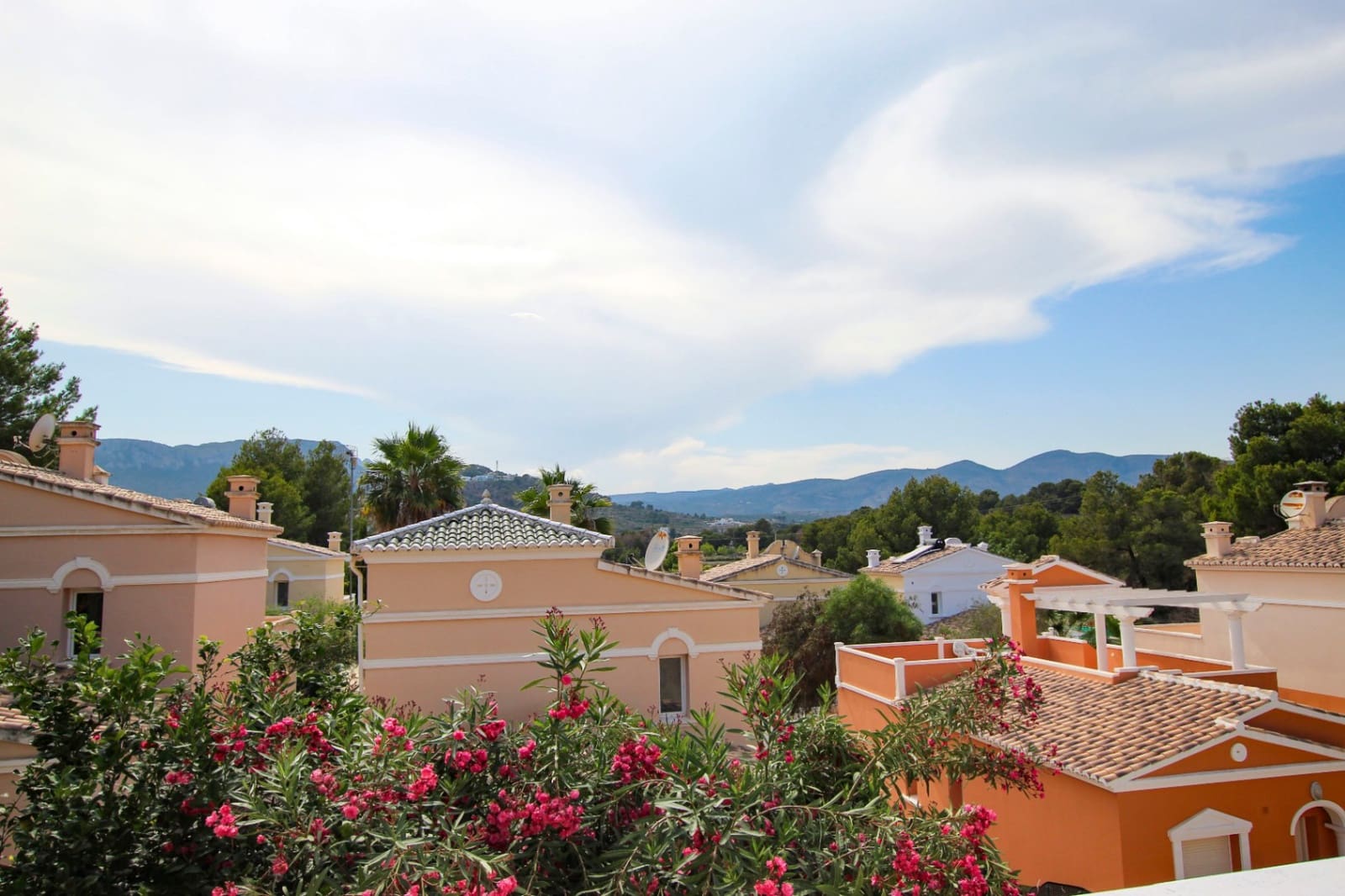 2 quarto Bungalow para venda em Calpe / Calp com piscina garagem - 299 000 € (Ref: 9458227)