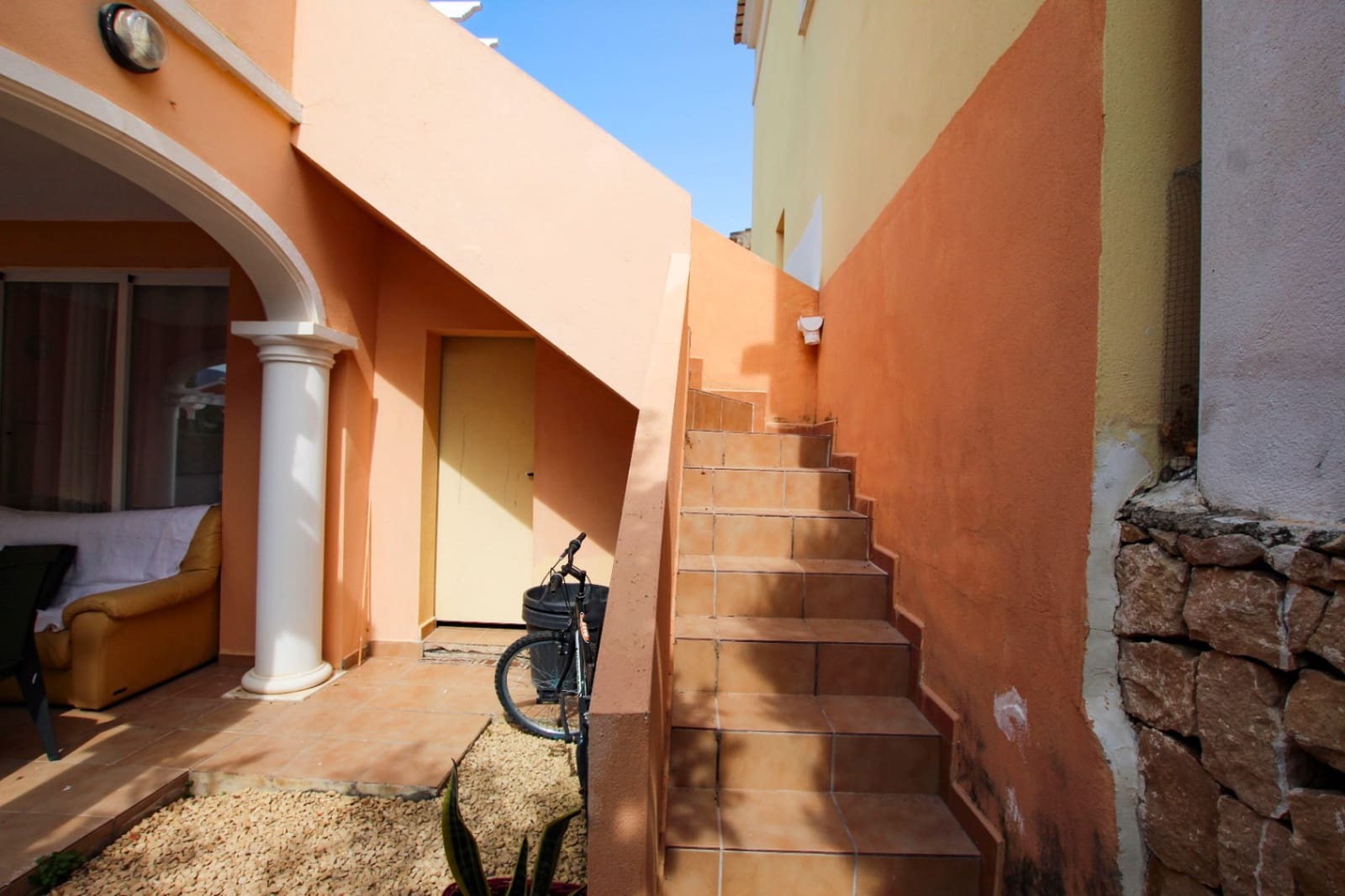 2 quarto Bungalow para venda em Calpe / Calp com piscina garagem - 299 000 € (Ref: 9458227)