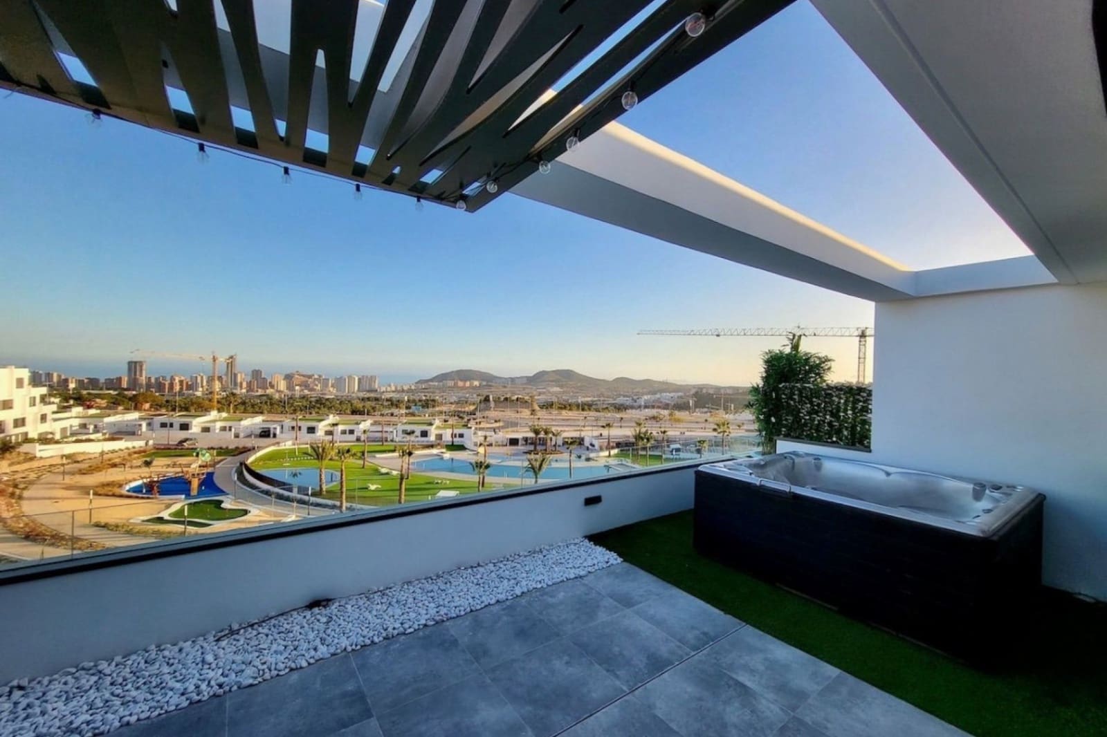 2 bedroom Apartment for sale in Finestrat with pool garage - € 410,000 (Ref: 9458236)