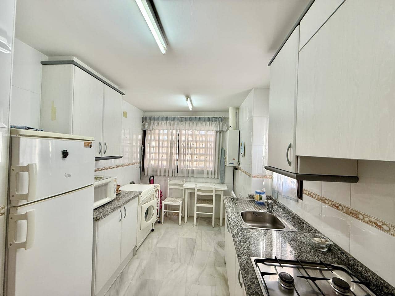 2 slaapkamer Appartement te koop in Benidorm met zwembad garage - € 275.000 (Ref: 9458238)