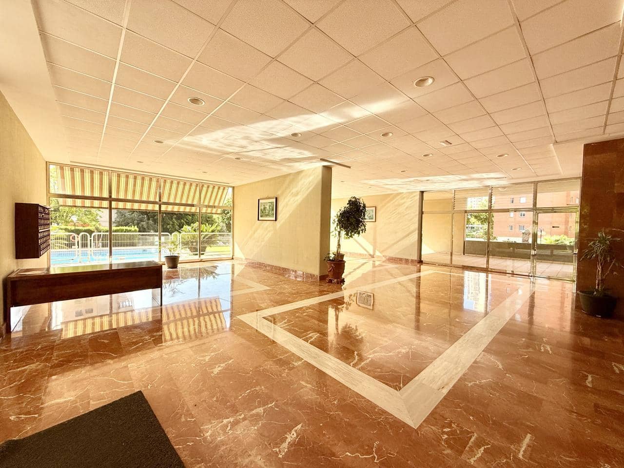 2 slaapkamer Appartement te koop in Benidorm met zwembad garage - € 275.000 (Ref: 9458238)