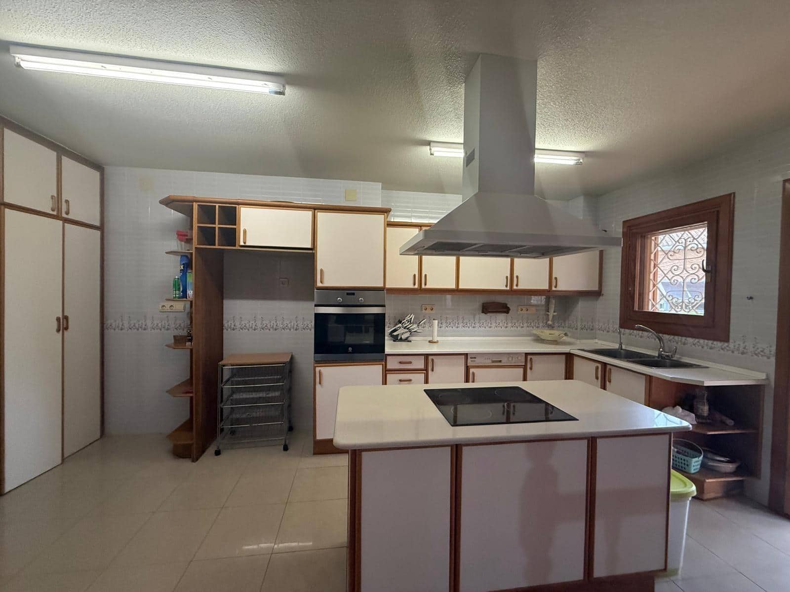 5 soverom Villa til salgs i Benidorm med svømmebasseng garasje - € 1 480 000 (Ref: 9458241)