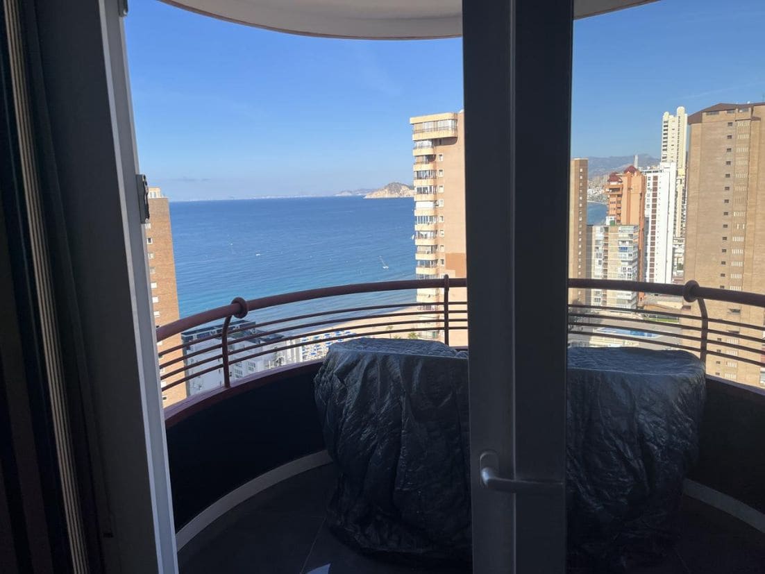 Apartment for sale in Benidorm with pool garage - € 231,000 (Ref: 9458245)