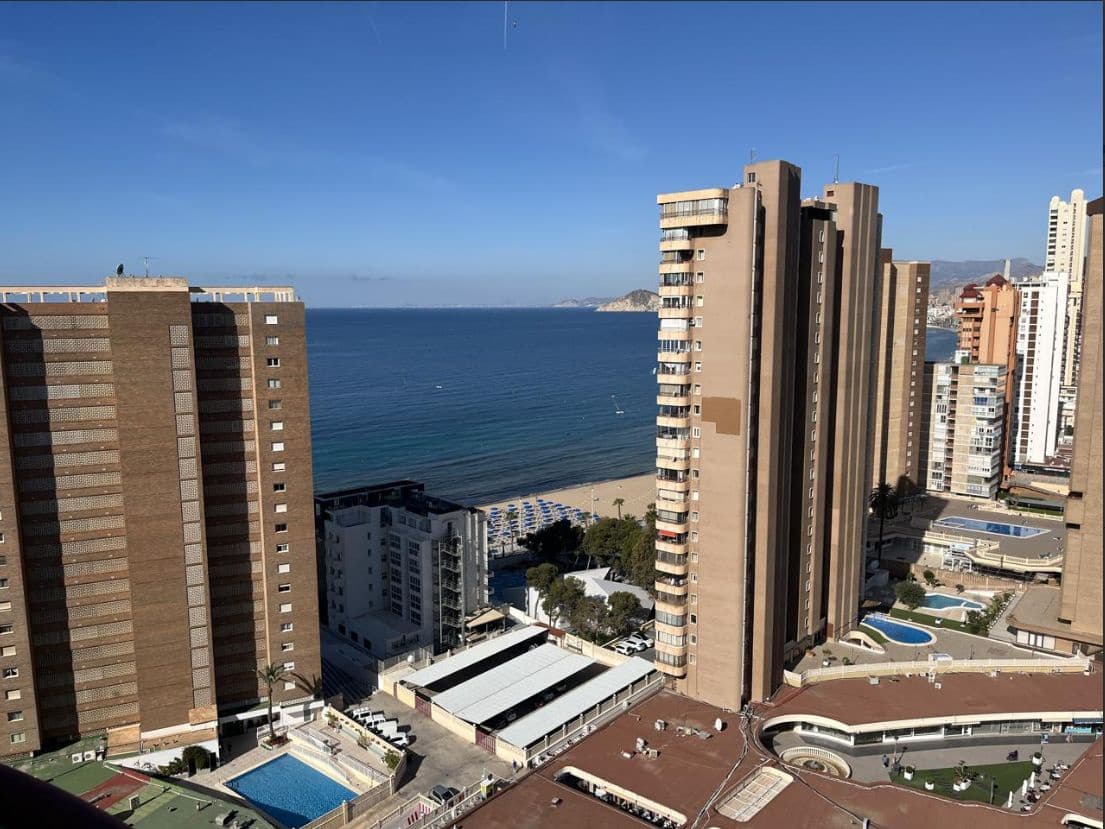 Apartment for sale in Benidorm with pool garage - € 231,000 (Ref: 9458245)