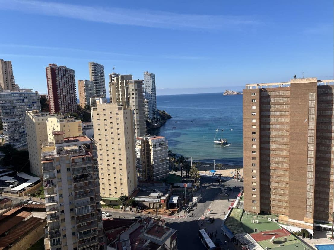 Apartment for sale in Benidorm with pool garage - € 231,000 (Ref: 9458245)