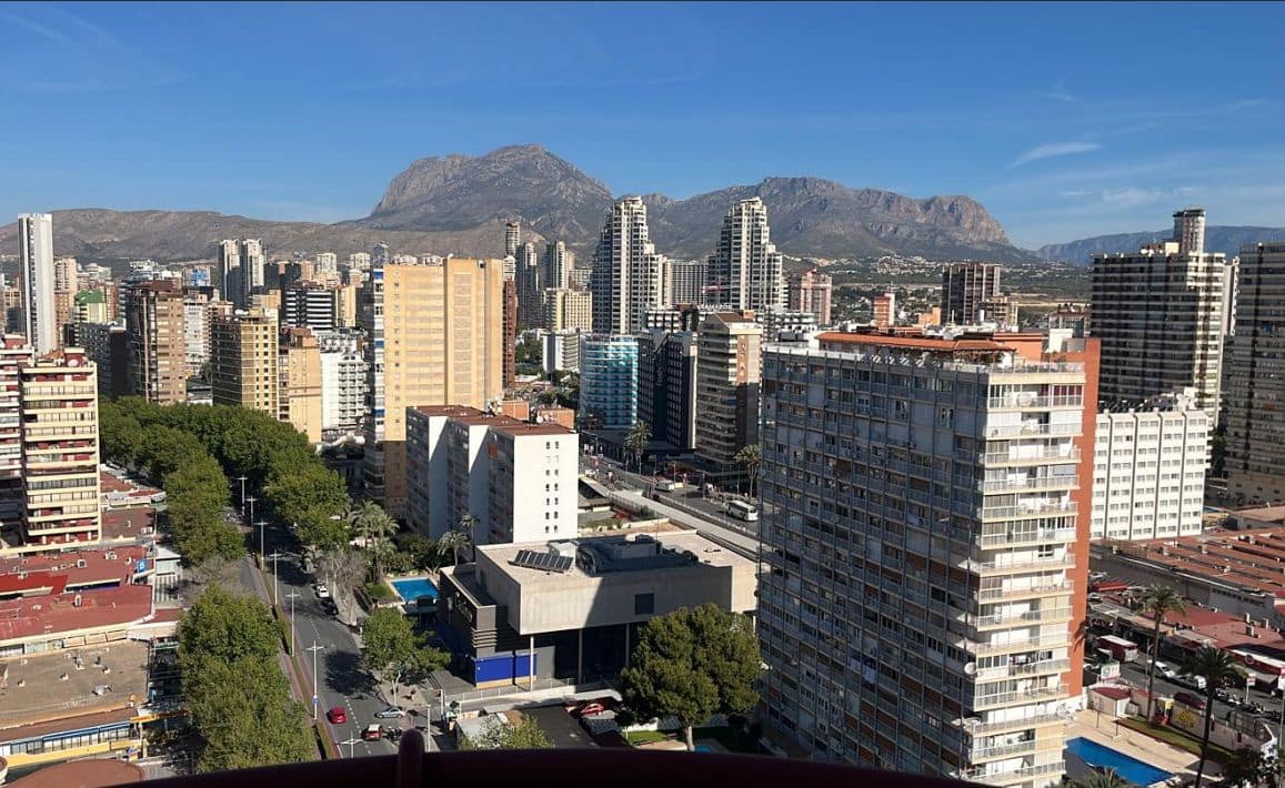 Apartment for sale in Benidorm with pool garage - € 231,000 (Ref: 9458245)