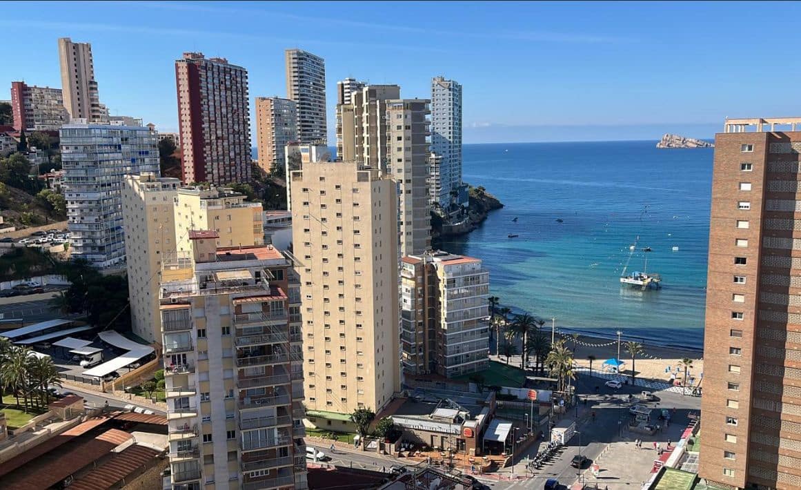 Apartment for sale in Benidorm with pool garage - € 231,000 (Ref: 9458245)