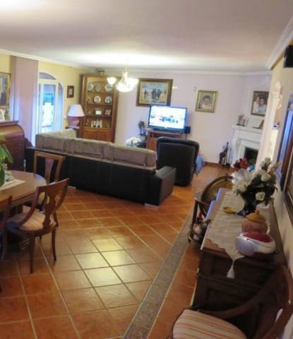 Chalet de 8 habitaciones en La Nucia en venta con piscina - 550.000 € (Ref: 9458258)