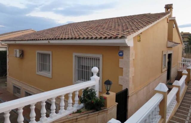 Chalet de 8 habitaciones en La Nucia en venta con piscina - 550.000 € (Ref: 9458258)