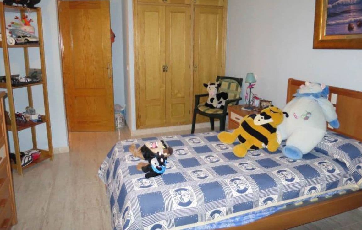 Chalet de 8 habitaciones en La Nucia en venta con piscina - 550.000 € (Ref: 9458258)