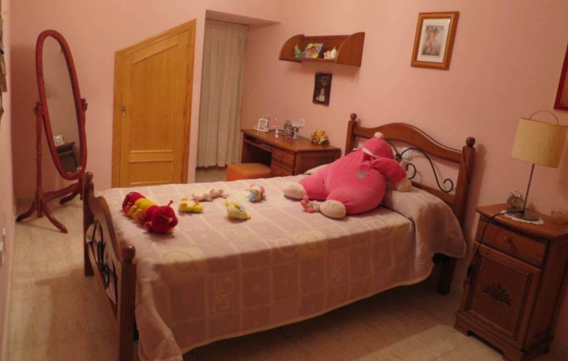 Chalet de 8 habitaciones en La Nucia en venta con piscina - 550.000 € (Ref: 9458258)