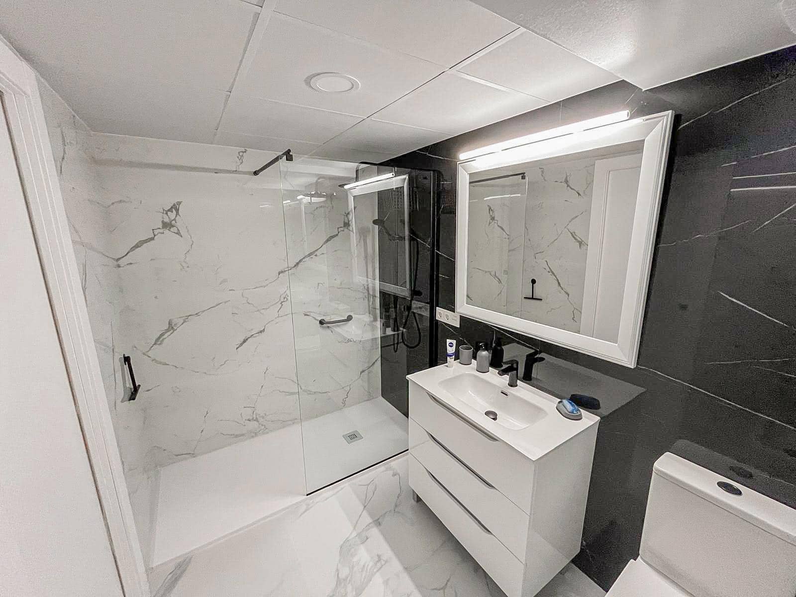 2 bedroom Apartment for sale in Benidorm - € 690,000 (Ref: 9458260)