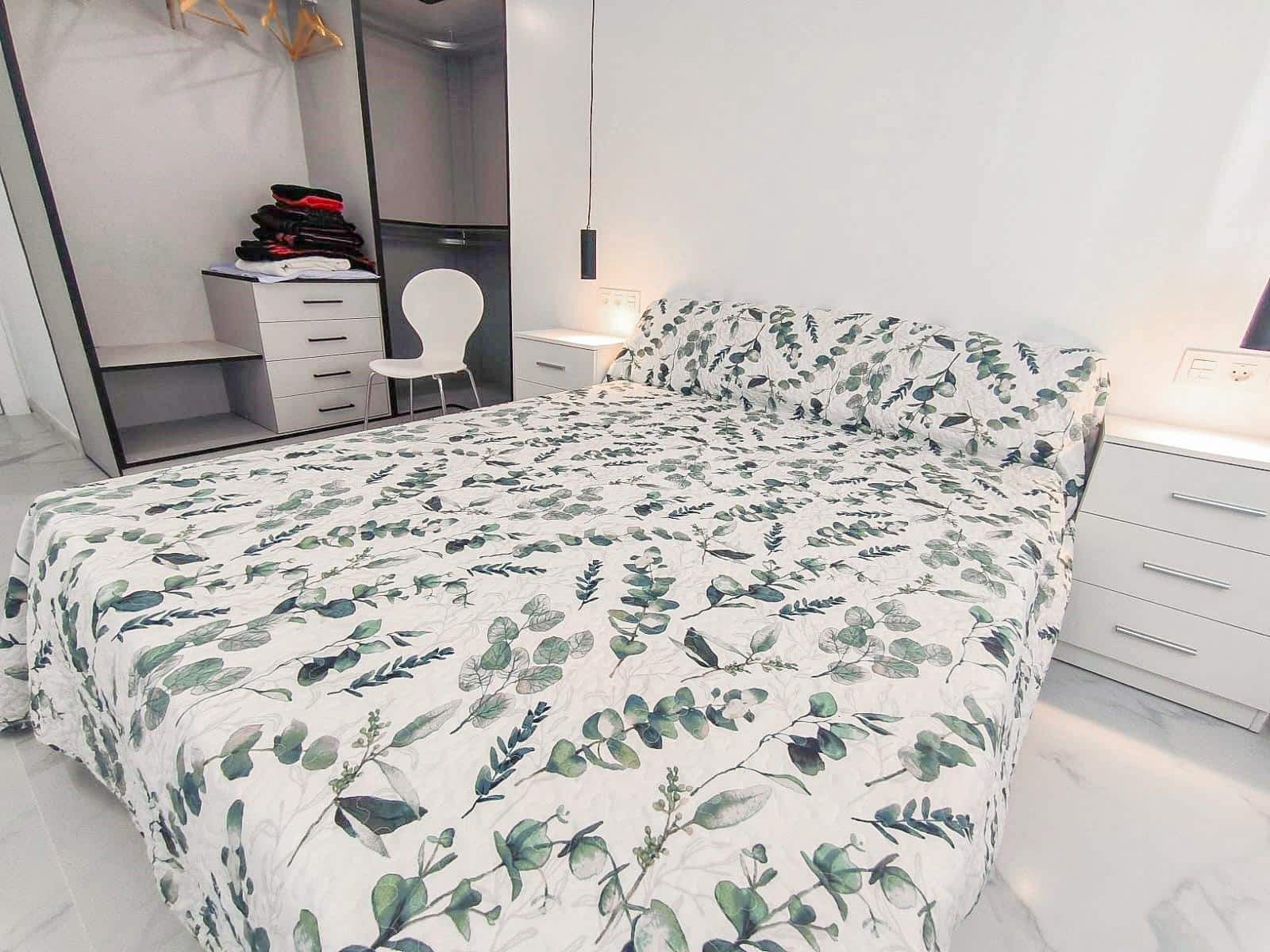 2 bedroom Apartment for sale in Benidorm - € 690,000 (Ref: 9458260)