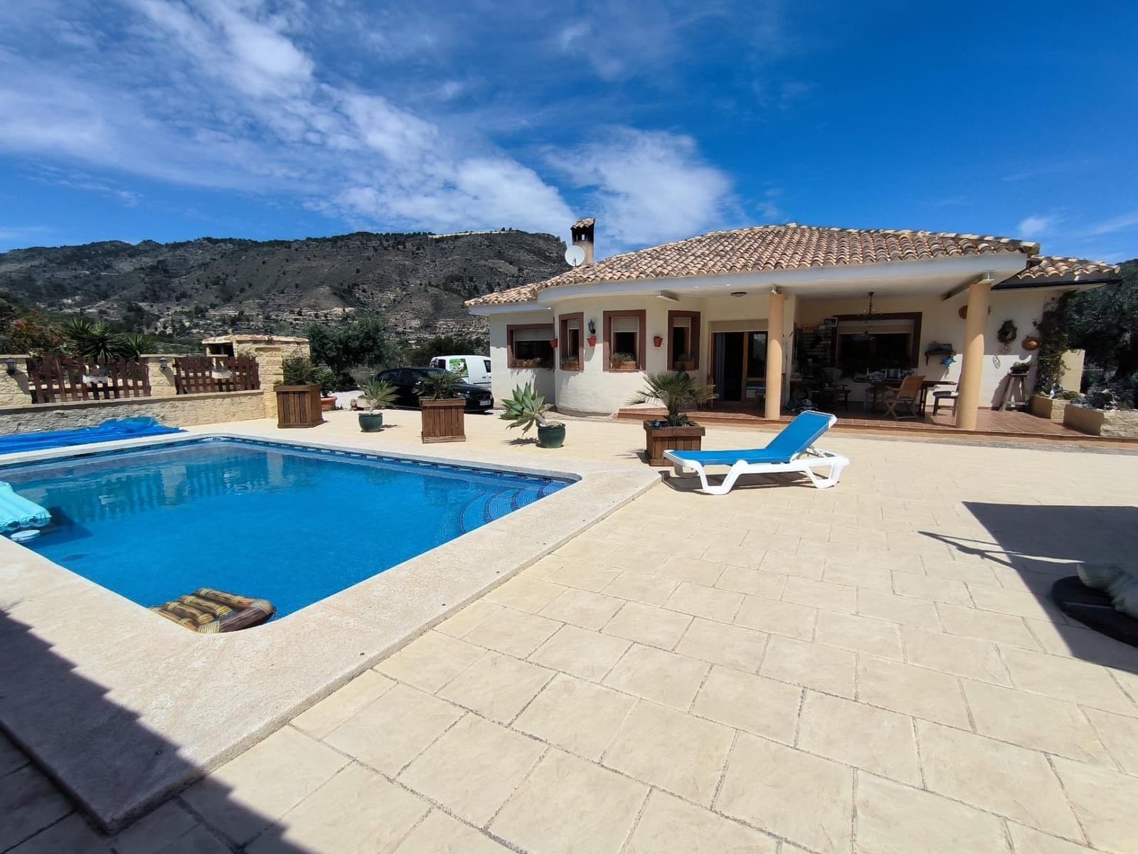 3 soveværelse Villa til salg i Relleu med swimmingpool garage - € 350.000 (Ref: 9458261)