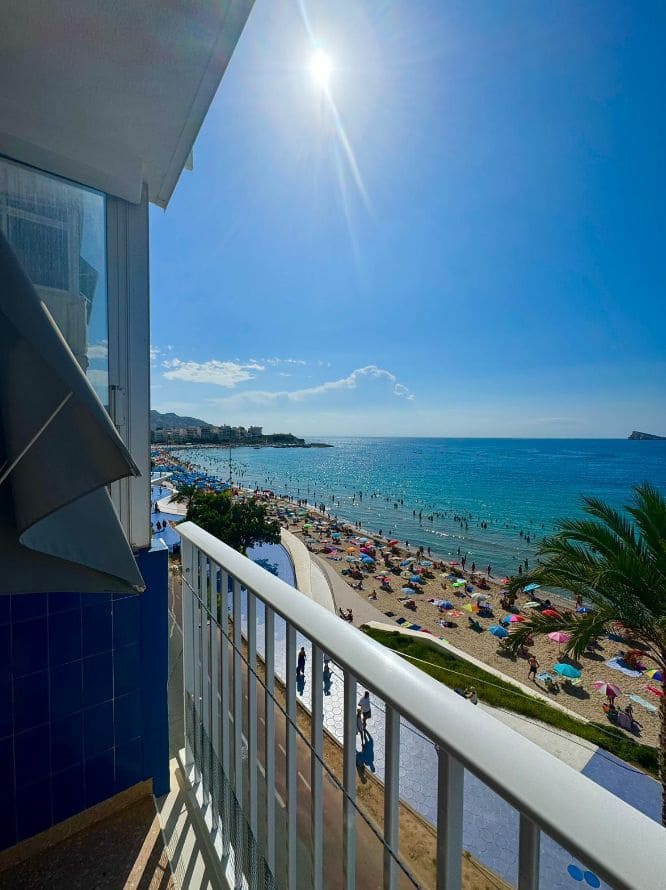 2 bedroom Apartment for sale in Benidorm with pool garage - € 450,000 (Ref: 9458289)