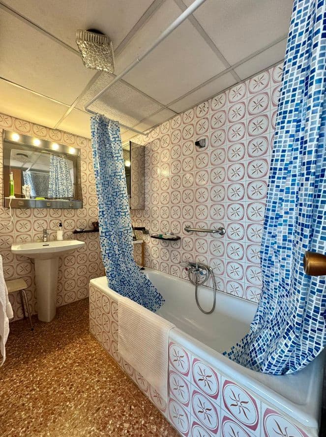 2 bedroom Apartment for sale in Benidorm with pool garage - € 450,000 (Ref: 9458289)