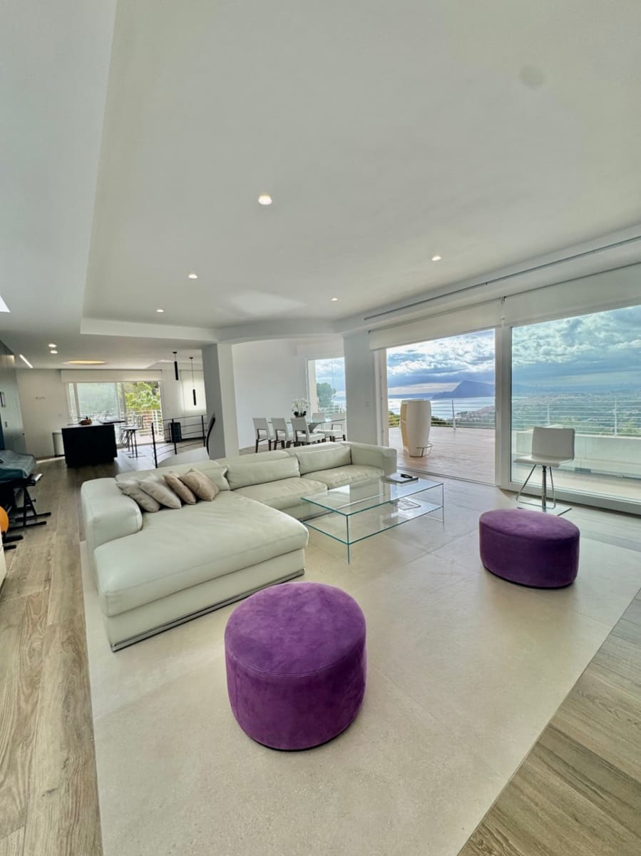 3 bedroom Villa for sale in Altea with pool garage - € 1,850,000 (Ref: 9458292)