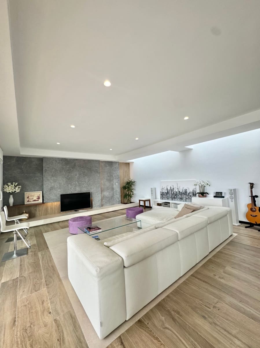 3 bedroom Villa for sale in Altea with pool garage - € 1,850,000 (Ref: 9458292)