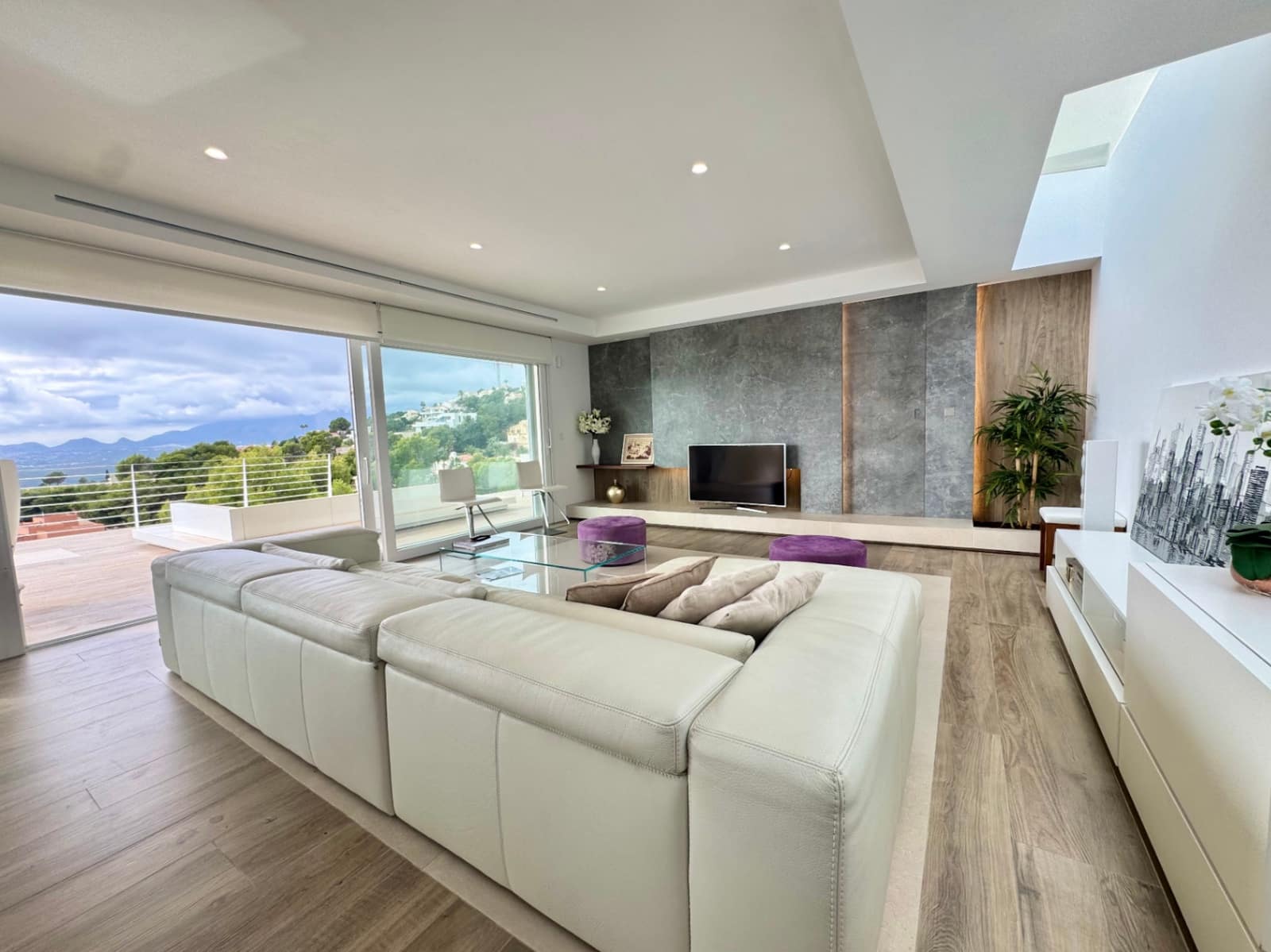 3 bedroom Villa for sale in Altea with pool garage - € 1,850,000 (Ref: 9458292)