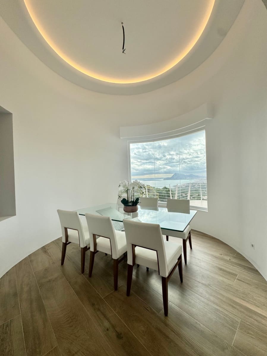 3 bedroom Villa for sale in Altea with pool garage - € 1,850,000 (Ref: 9458292)