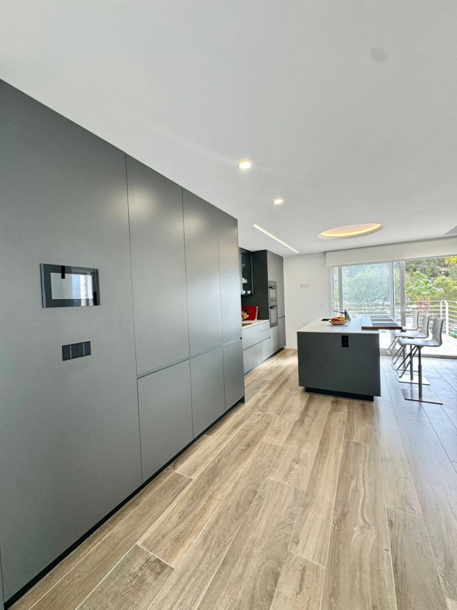 3 bedroom Villa for sale in Altea with pool garage - € 1,850,000 (Ref: 9458292)