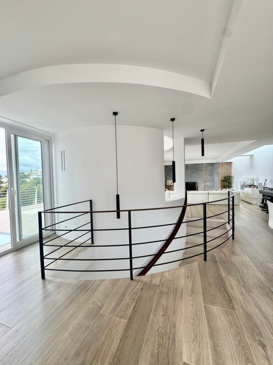 3 bedroom Villa for sale in Altea with pool garage - € 1,850,000 (Ref: 9458292)