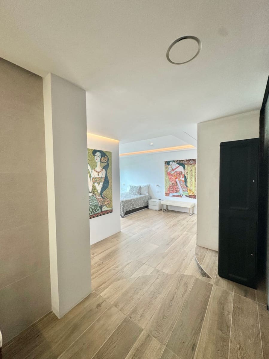 3 bedroom Villa for sale in Altea with pool garage - € 1,850,000 (Ref: 9458292)