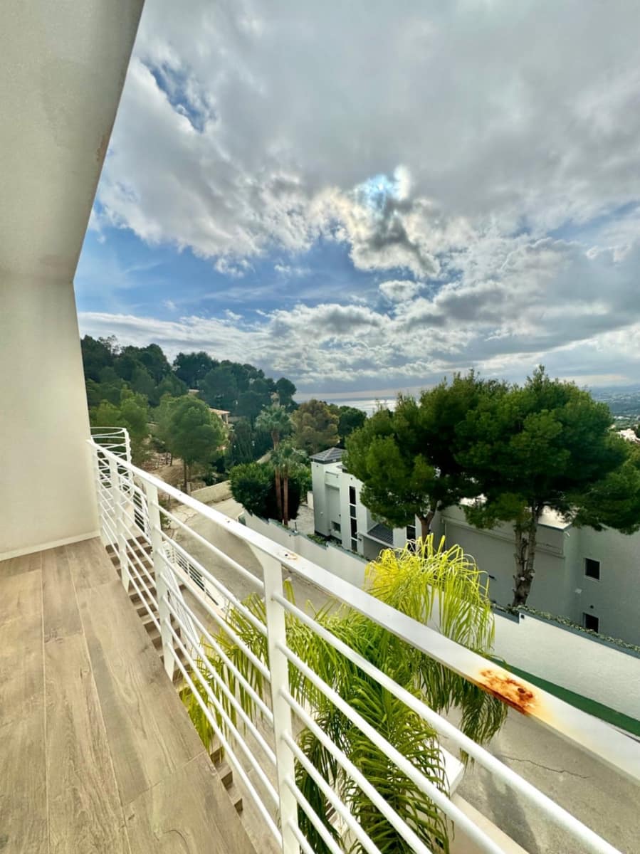 3 bedroom Villa for sale in Altea with pool garage - € 1,850,000 (Ref: 9458292)