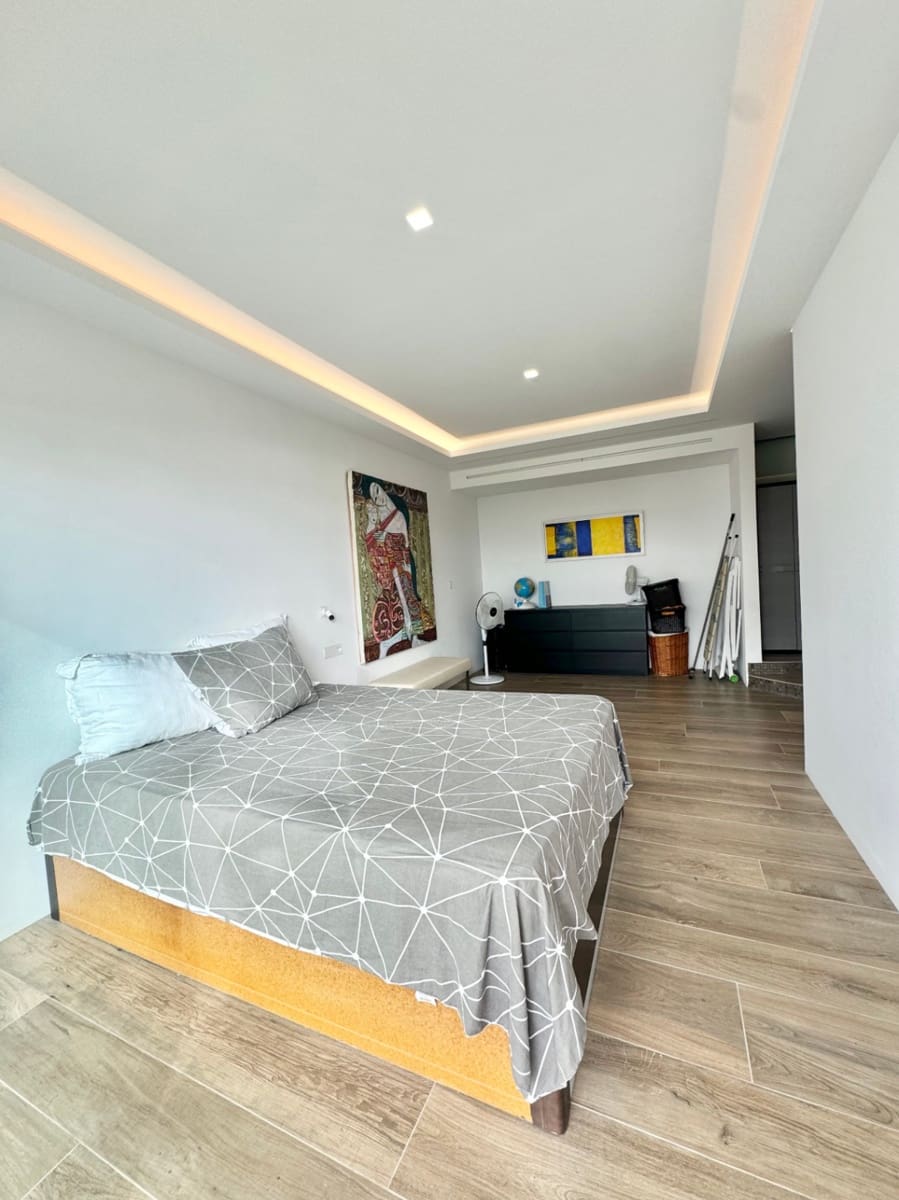 3 bedroom Villa for sale in Altea with pool garage - € 1,850,000 (Ref: 9458292)