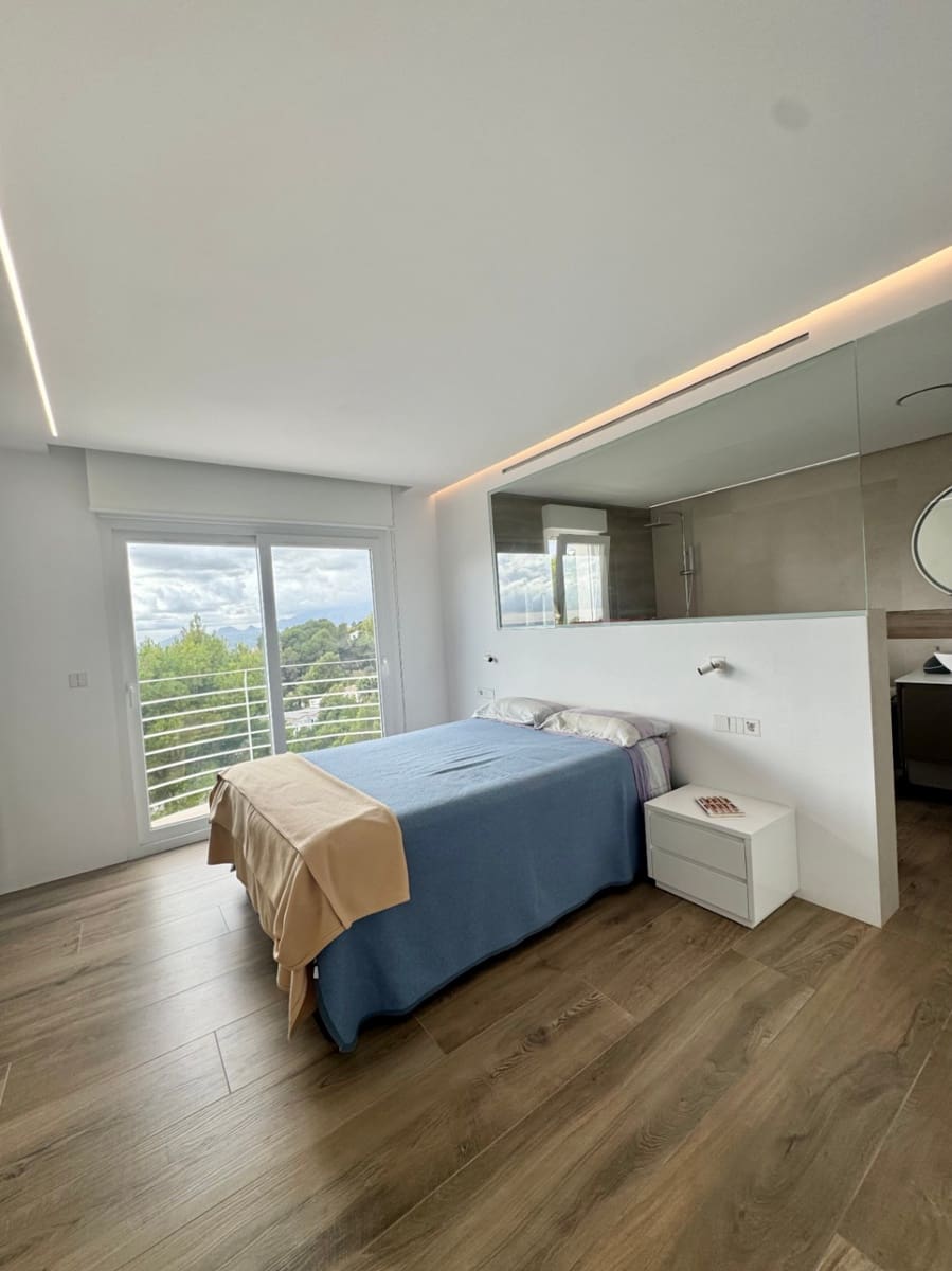 3 bedroom Villa for sale in Altea with pool garage - € 1,850,000 (Ref: 9458292)