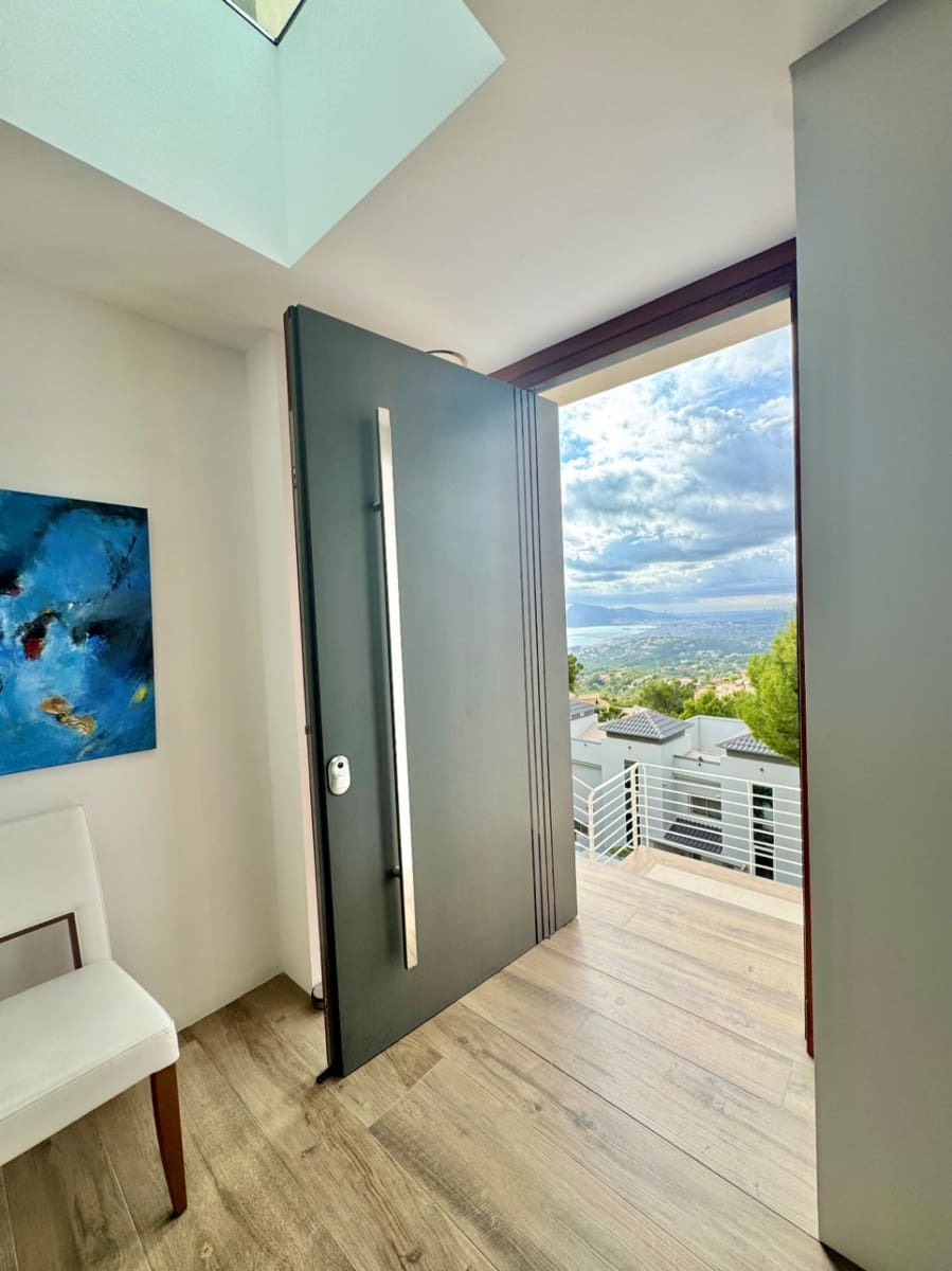 3 bedroom Villa for sale in Altea with pool garage - € 1,850,000 (Ref: 9458292)