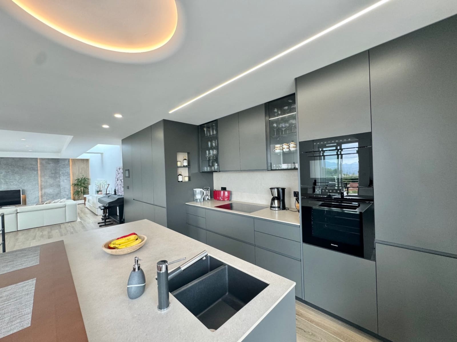 3 bedroom Villa for sale in Altea with pool garage - € 1,850,000 (Ref: 9458292)