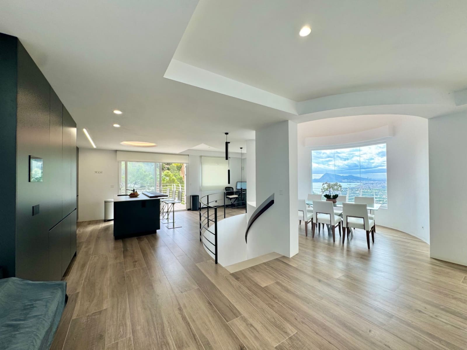 3 bedroom Villa for sale in Altea with pool garage - € 1,850,000 (Ref: 9458292)