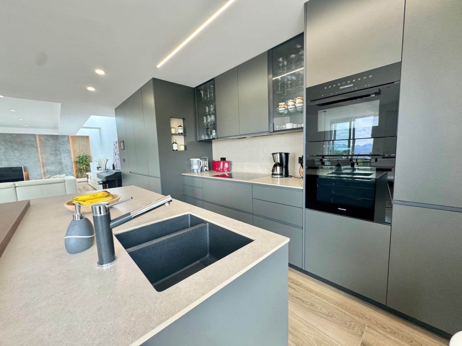 3 bedroom Villa for sale in Altea with pool garage - € 1,850,000 (Ref: 9458292)