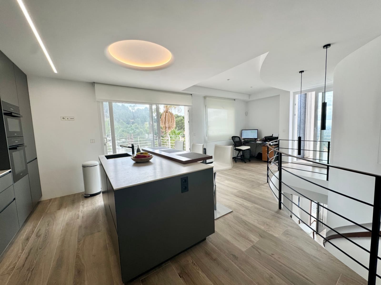 3 bedroom Villa for sale in Altea with pool garage - € 1,850,000 (Ref: 9458292)