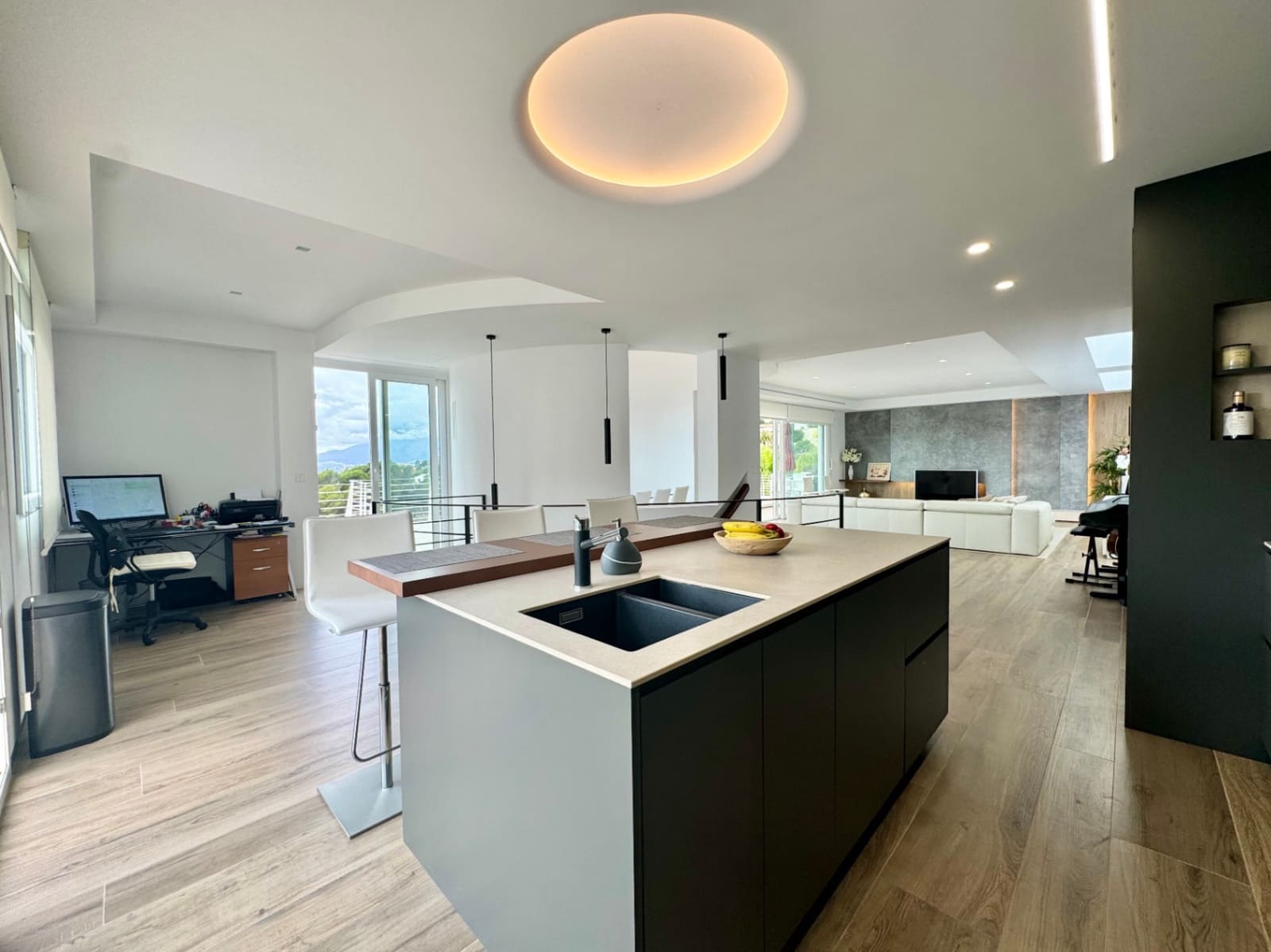 3 bedroom Villa for sale in Altea with pool garage - € 1,850,000 (Ref: 9458292)